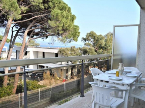 Studio face mer avec terrasse, clim, parking à Cavalaire-sur-Mer - FR-1-226B-13